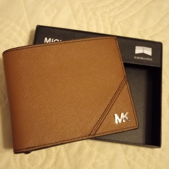 Michael kors men's pifold wallet with metallic Logo - Picture 1 of 8